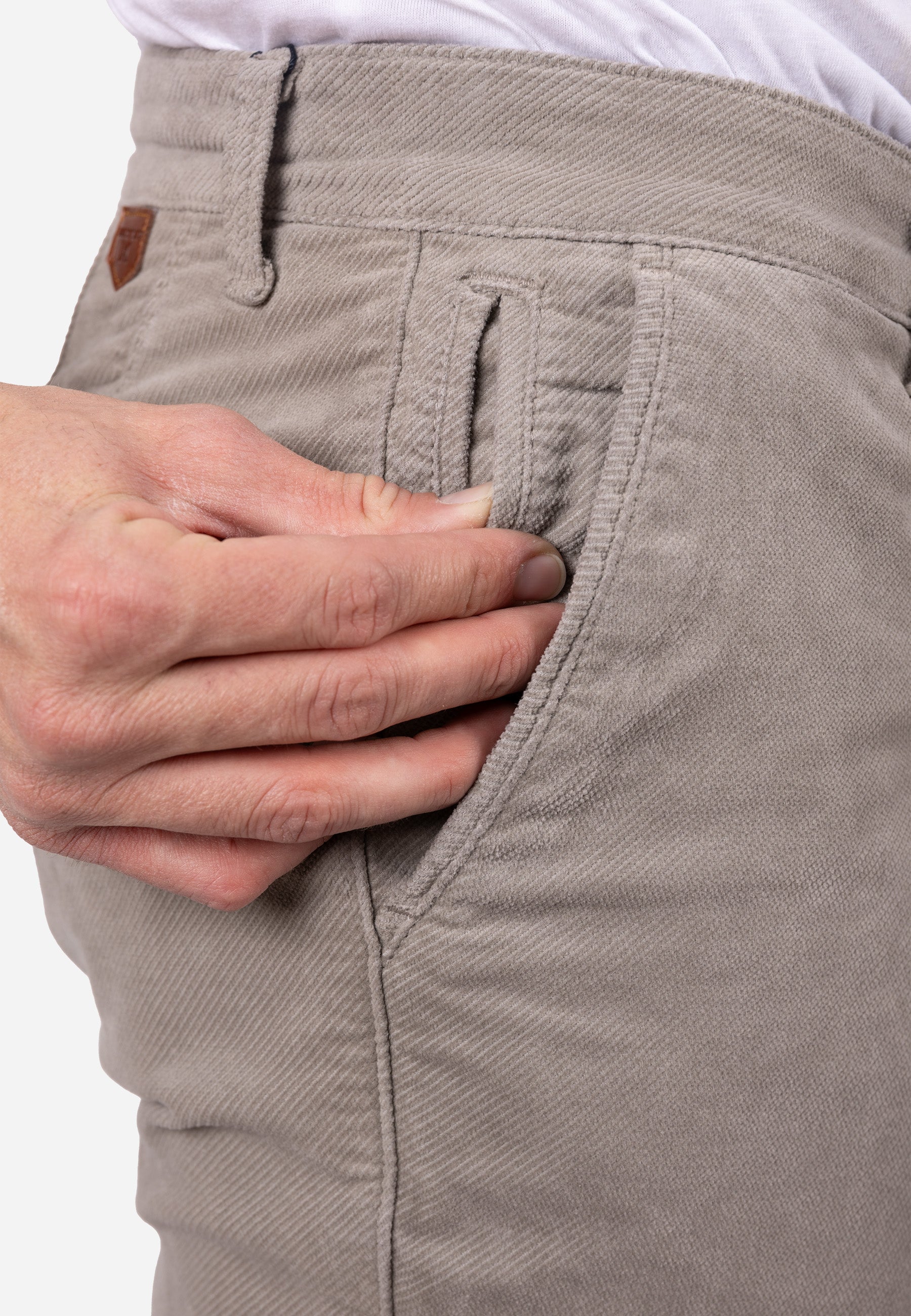 Pantalón Chino de Micropana Hombre Beige