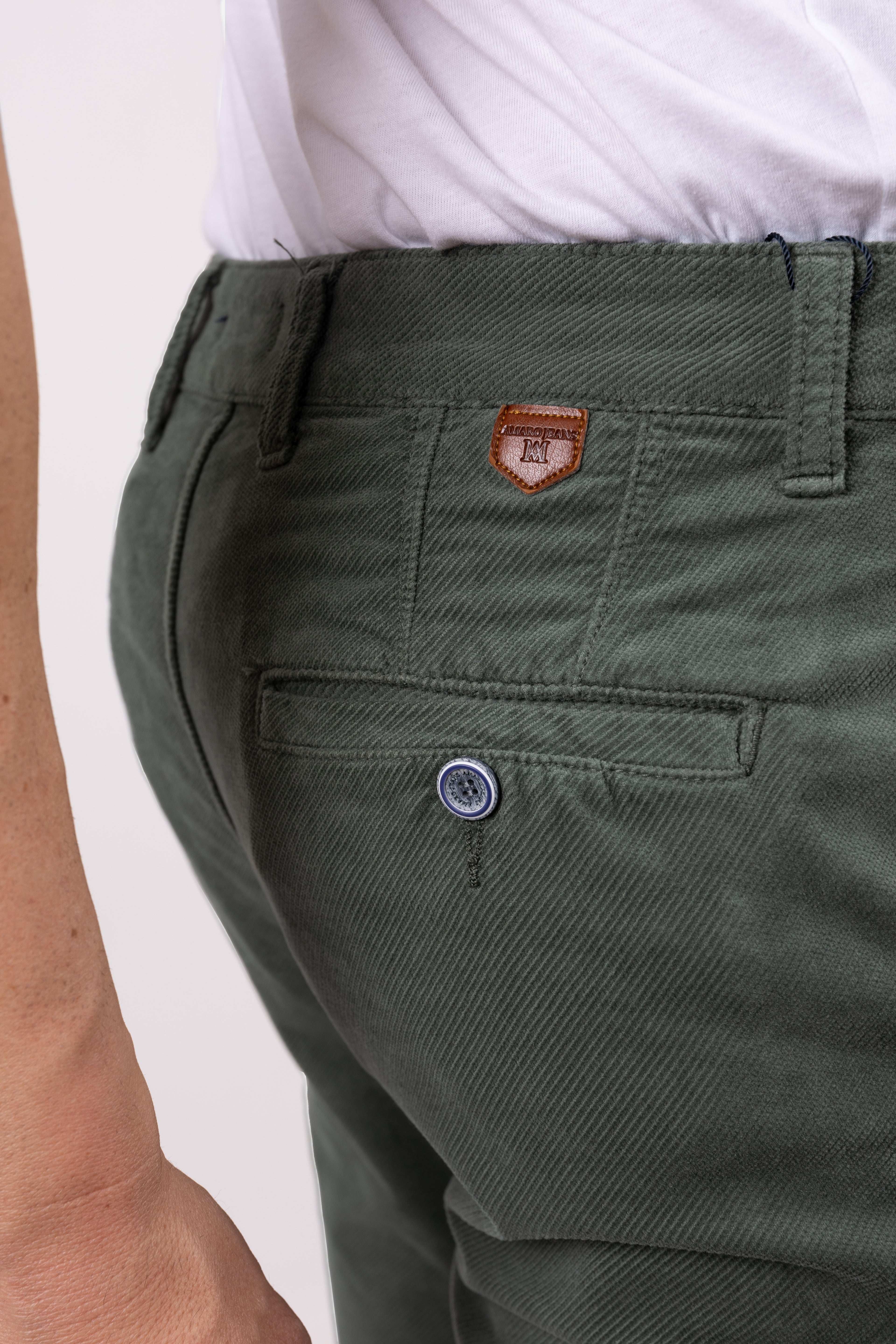 Pantalón Chino de Micropana Hombre Verde