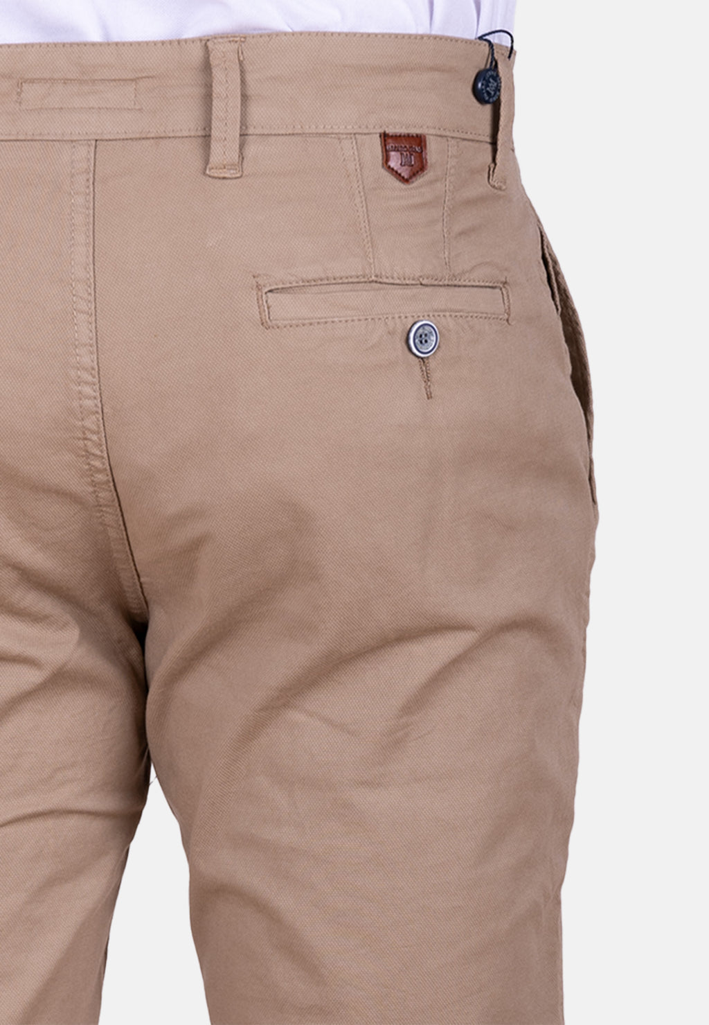 Pantalón chino estructurado color camel