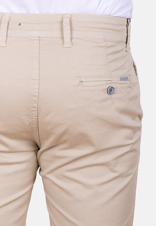 Bermuda chino beige básica tejido fino y ajuste