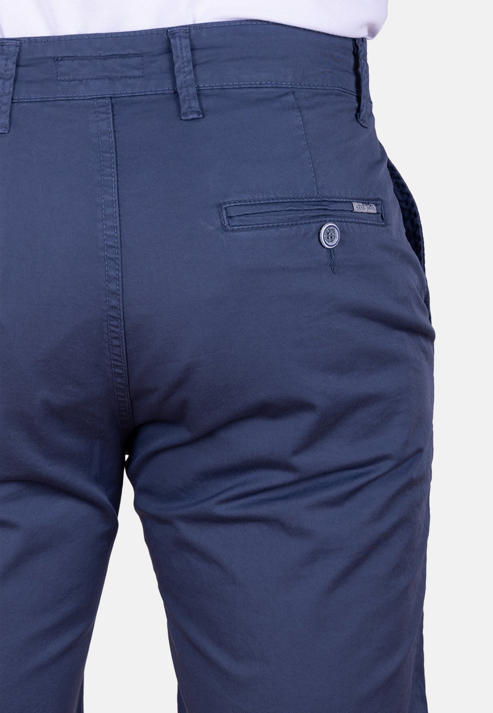 Bermuda chino azul petróleo básica tejido fino y ajuste