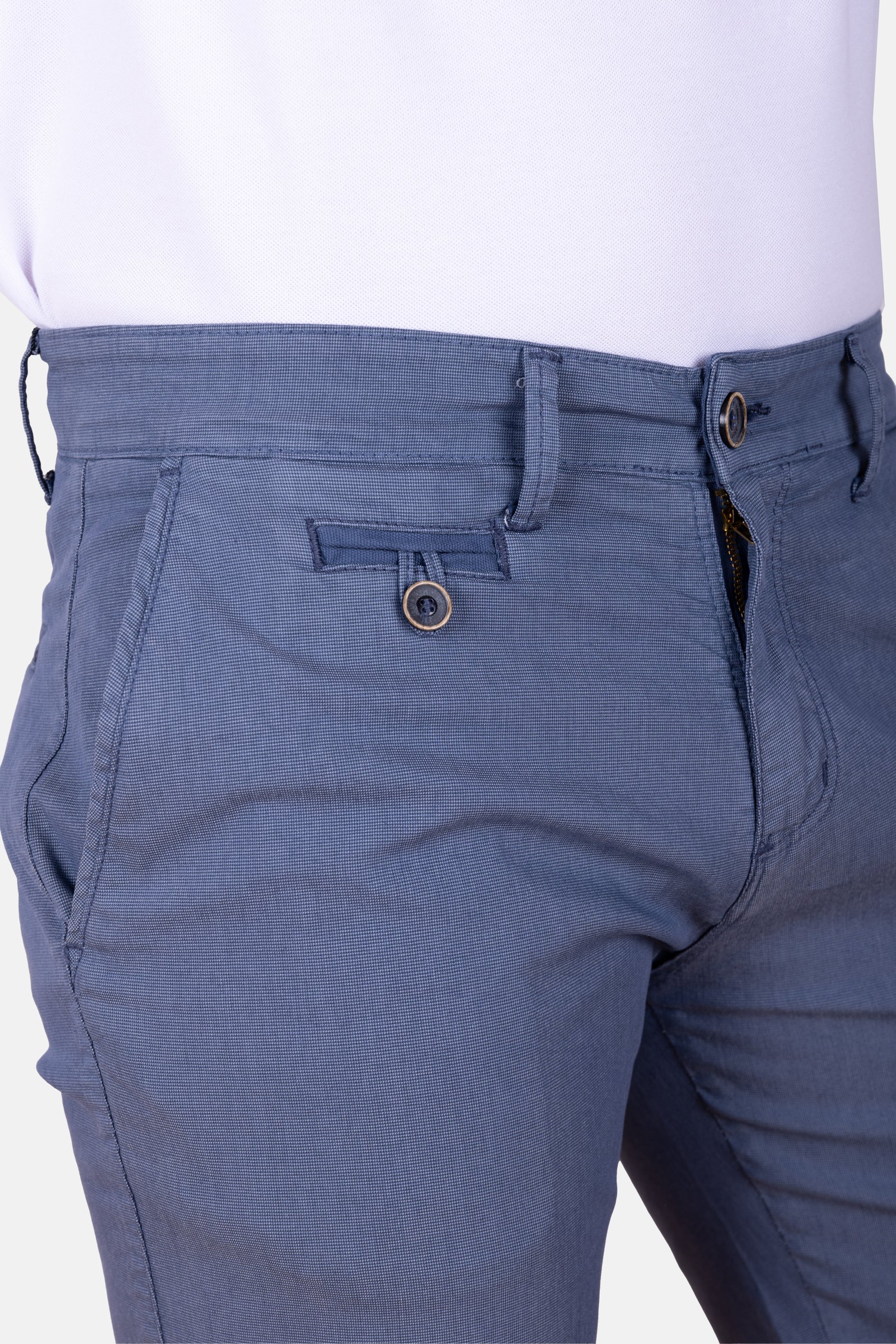 Bermuda chino azul petróleo micropunto elástico