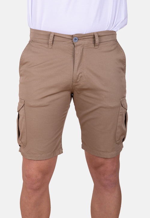 Bermuda cargo camel de gabardina fina acabado casual