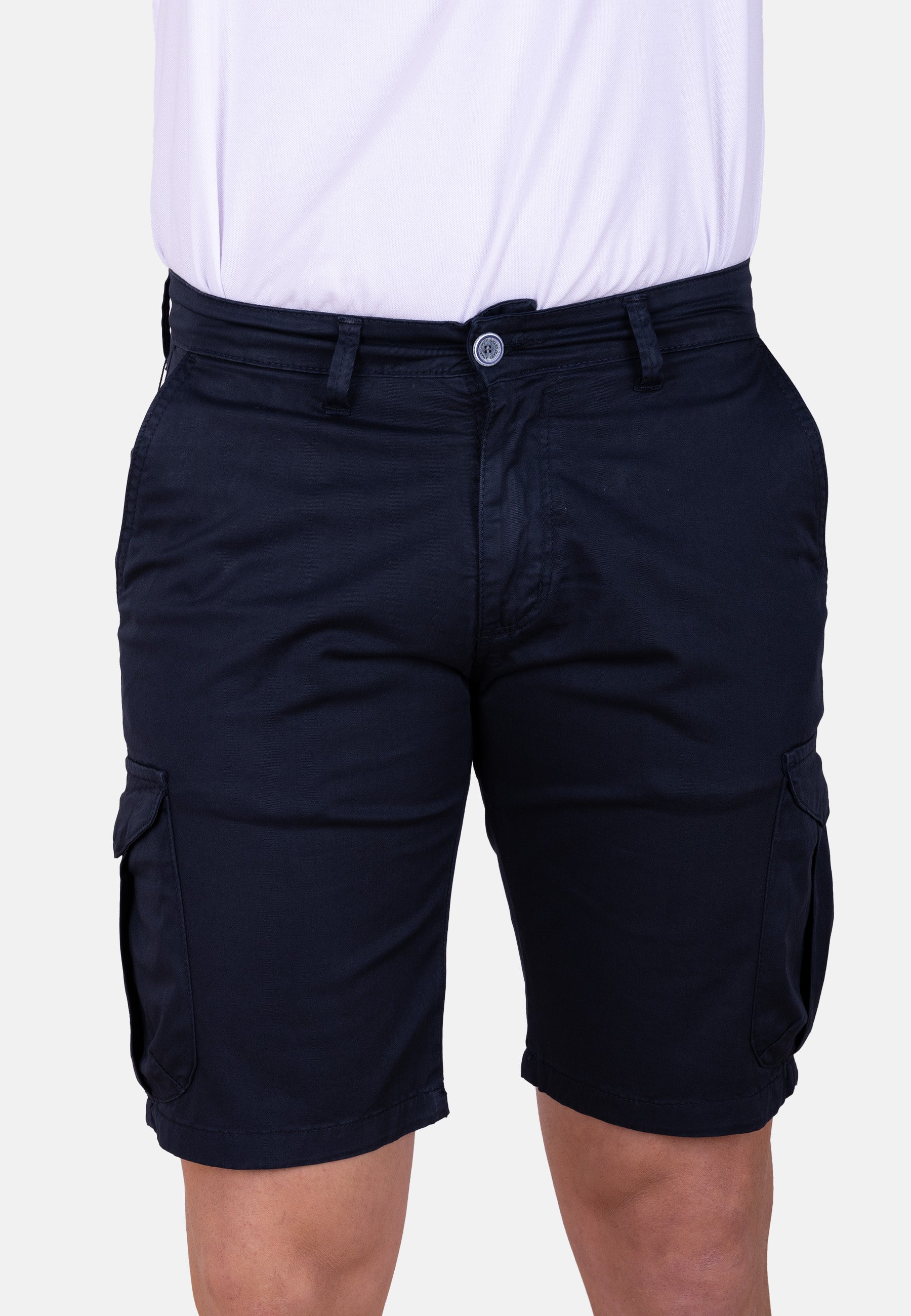 Bermuda cargo azul marino de gabardina fina acabado casual