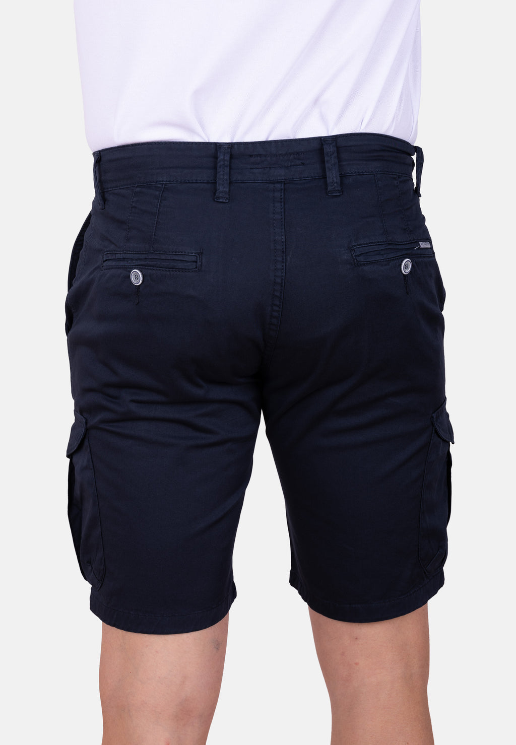 Bermuda cargo azul marino de gabardina fina acabado casual