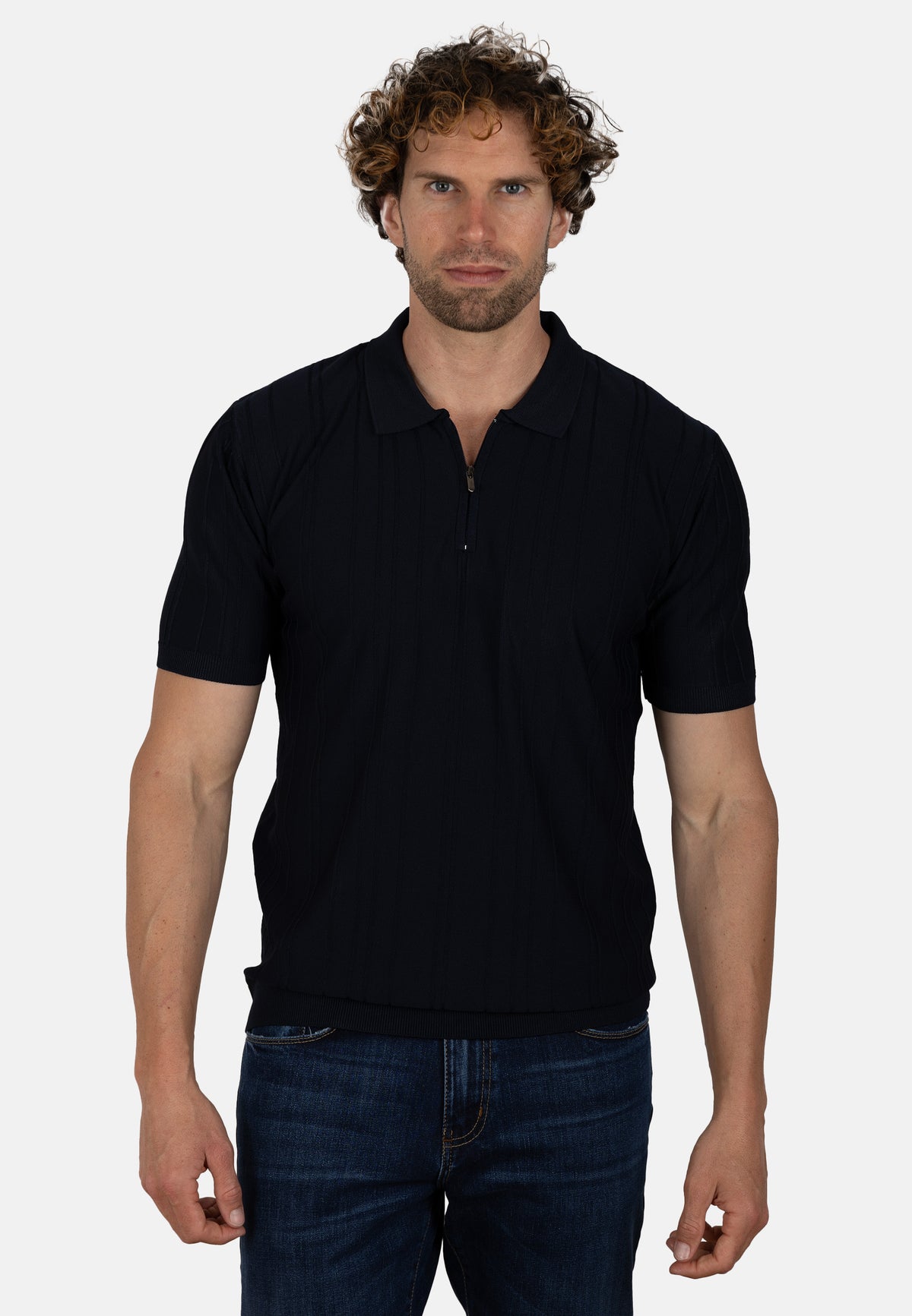Polo de punto canalé para hombre en color marino