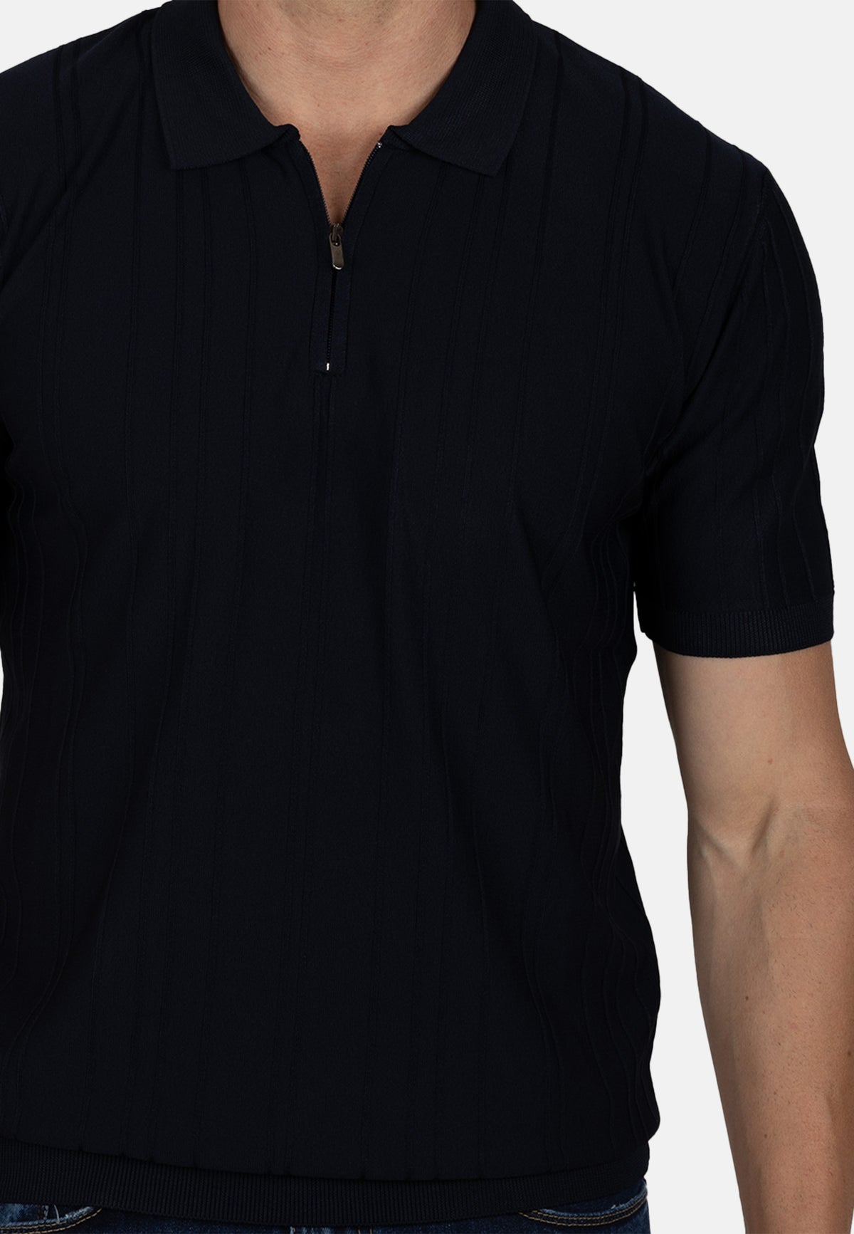Polo de punto canalé para hombre en color marino