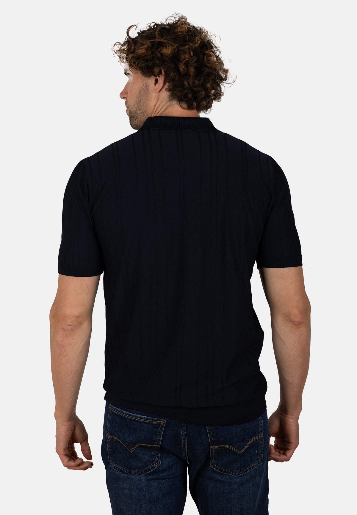 Polo de punto canalé para hombre en color marino