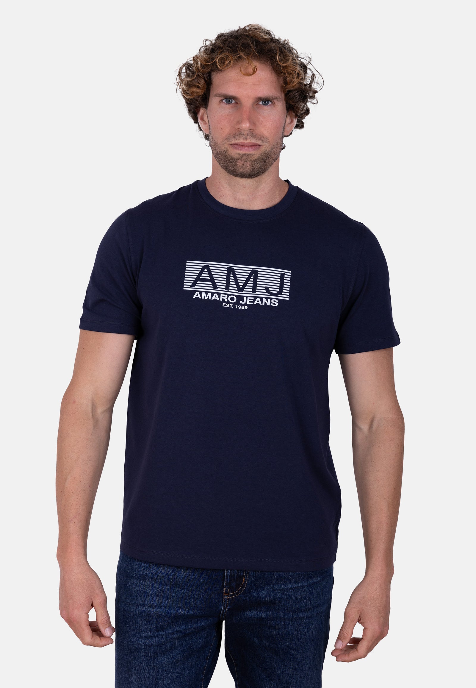 Camiseta AMJ azul marino con logo contraste