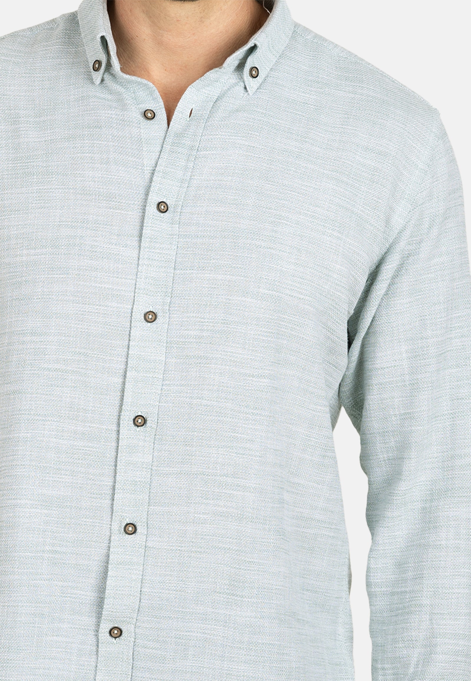 Camisa verde de algodón rústico con cuello con botones