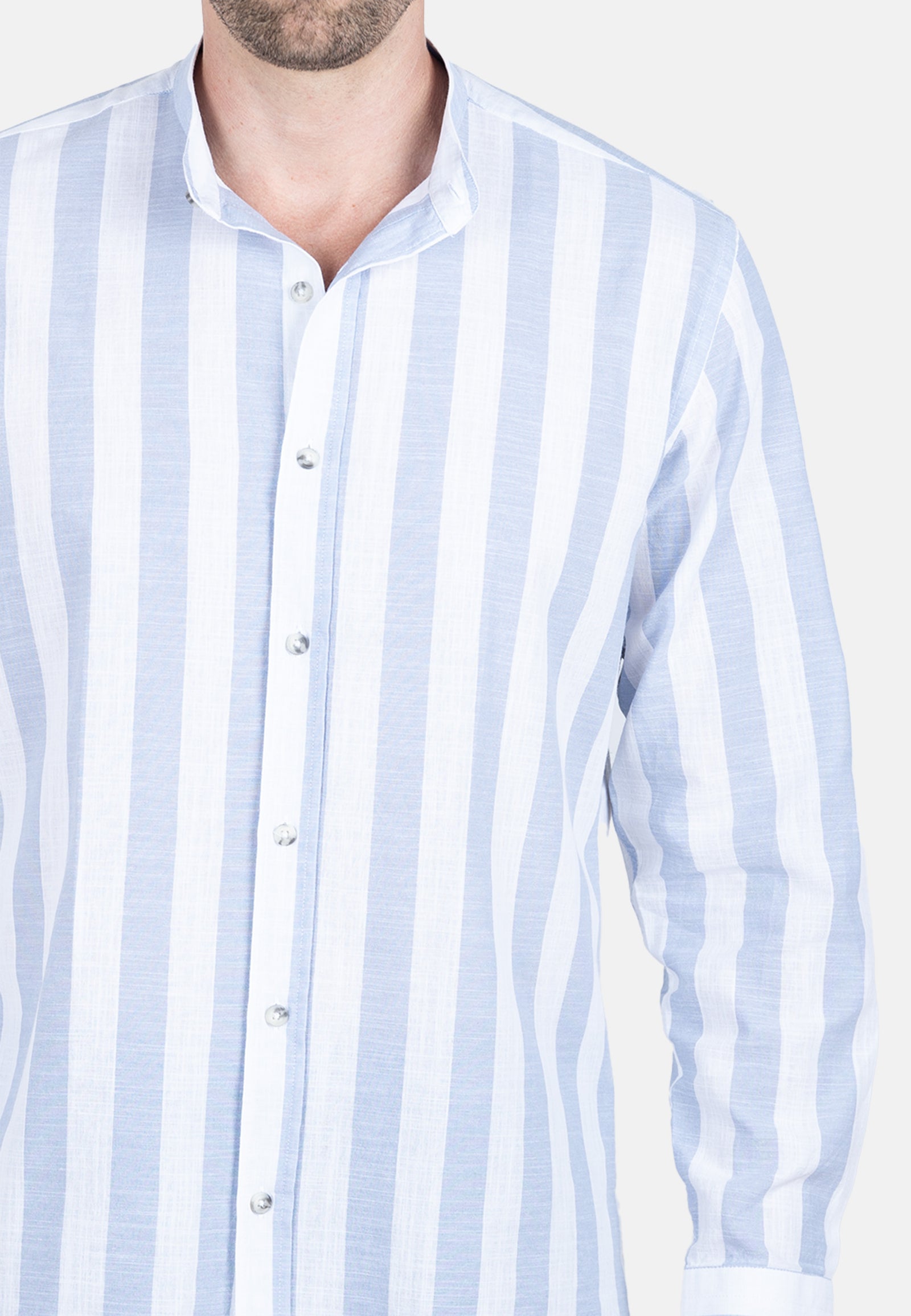 Camisa de lino con rayas anchas celestes y blancas