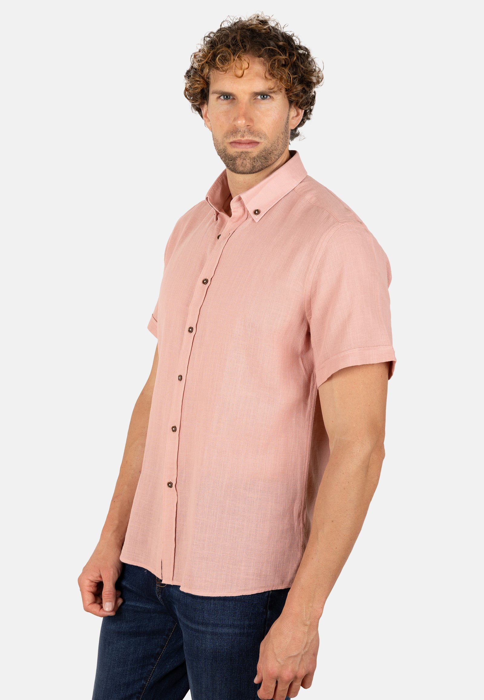 Camisa rosa de algodón rústico manga corta con cuello abotonado