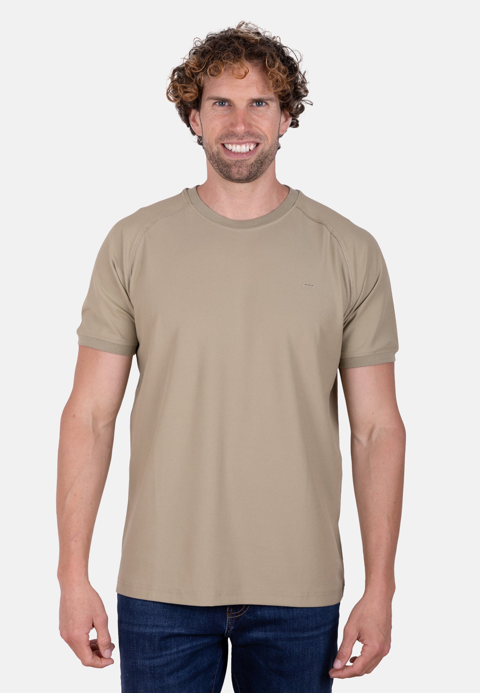 Camiseta slim fit verde manga ranglán con bordado