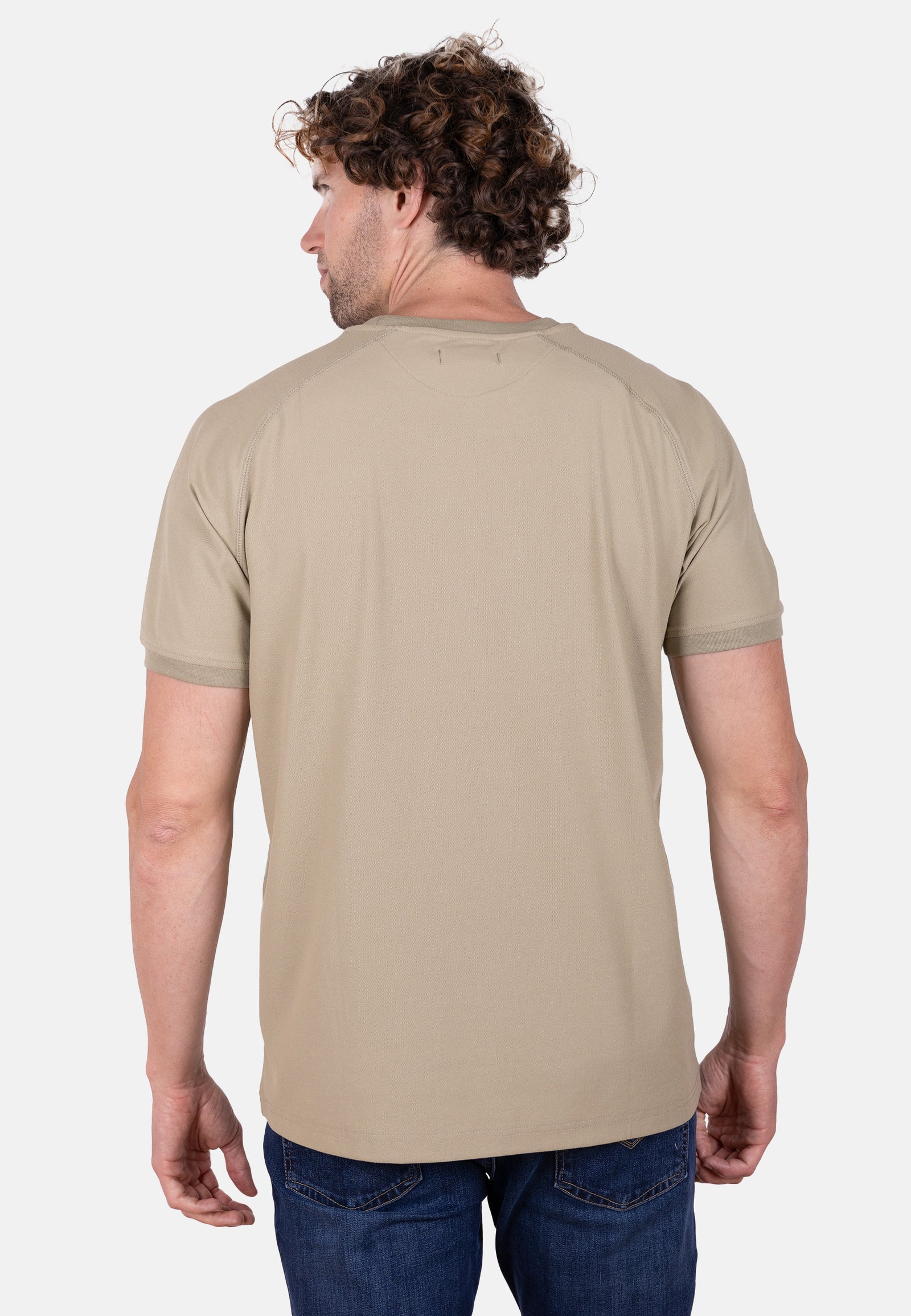 Camiseta slim fit verde manga ranglán con bordado