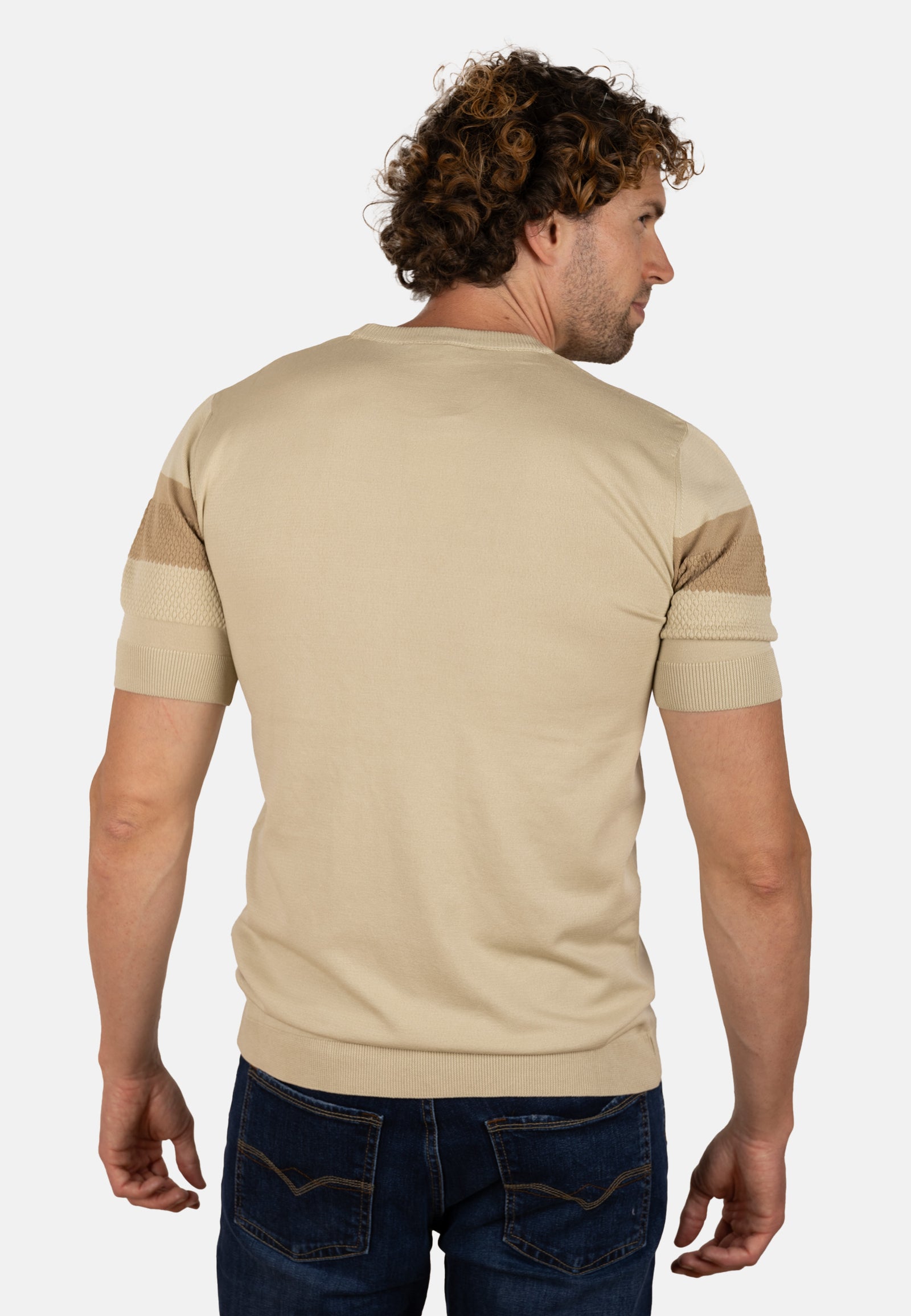 Camiseta slim de punto elástico beige con franja en contraste