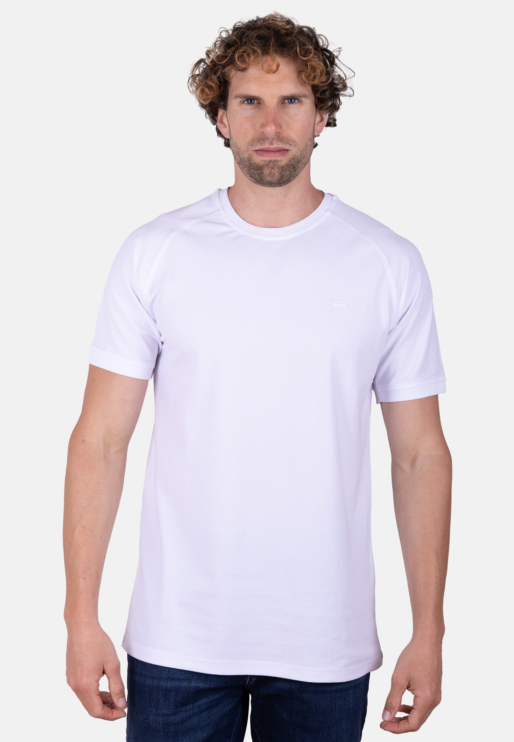 Camiseta slim fit blanca manga ranglán con bordado