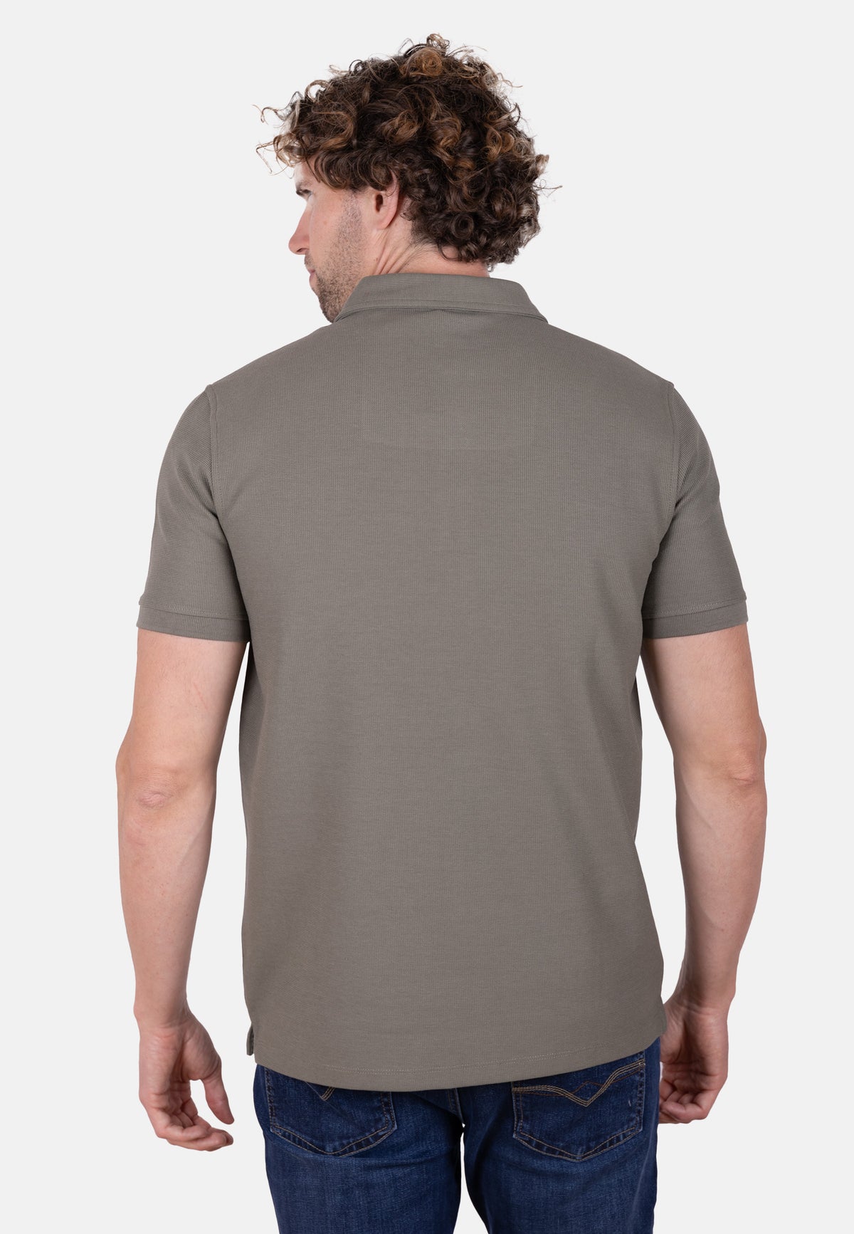 Polo piqué verde con bordado logo amaro